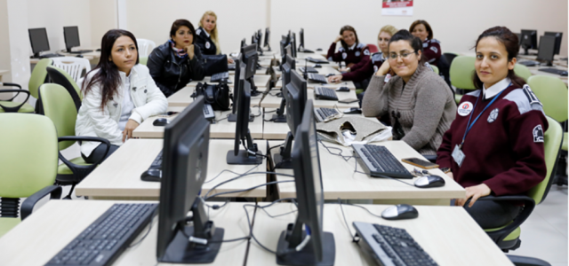 Kadınlar, ‘Teknolojiyi' İSTE'de Öğreniyor!