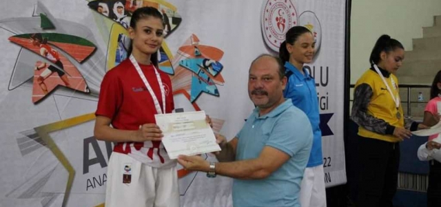 Karate Türkiye Şampiyonları Madalyalarını İskenderun'da Aldı