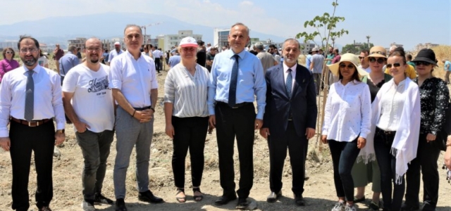 Kaymakam Yönden, Şehit Halisdemir Anısına Fidan Dikti