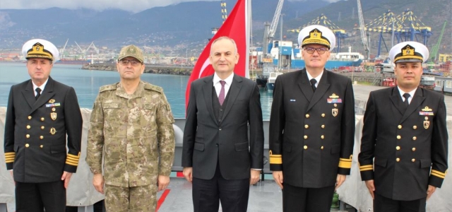 Kaymakam Yönden'den TCG Karataş Gemisine Ziyaret