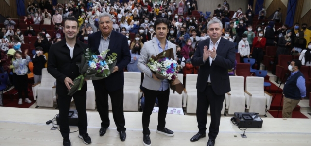 Mehmet Aydın, Hopdedik Ayhan Yükseliş Kolejinde