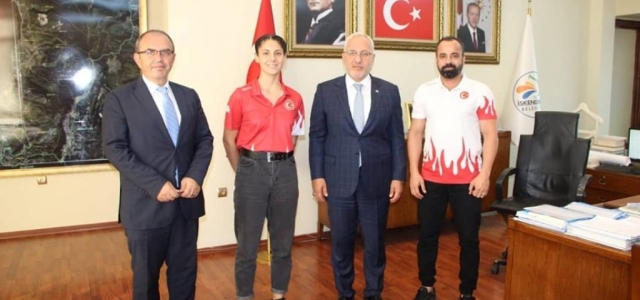 Milli Sporcudan Başkan Tosyalı'ya Ziyaret