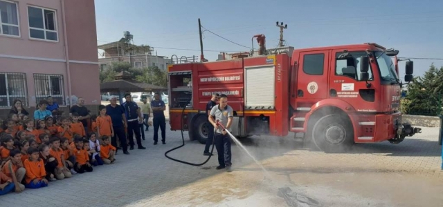 Minik Çocuklar HBB İtfaiyesi'nden Yangın Bilinci Kazanıyor