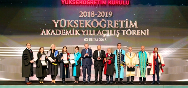 MKÜ'ye Üstün Başarı Ödülü