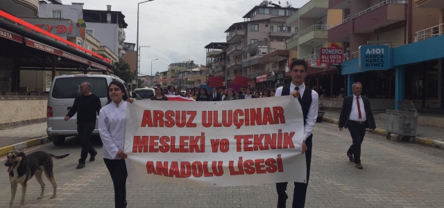 Öğrenciler Arsuz'da ‘Turizm Haftası'nı Yaşatıyor