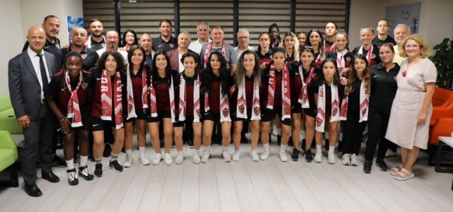 ONVO Hatayspor Kadın Futbol Takımı Tanıtıldı