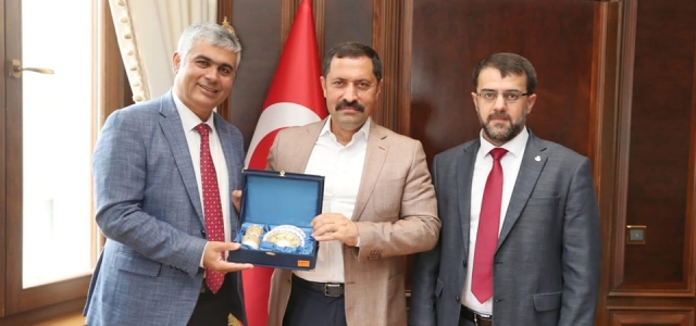 Öz Çelik-İş Sendikası Yönetiminden Hatay Valisi Masatlı'ya Hayırlı Olsun Ziyareti