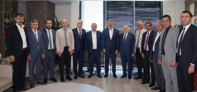 Özçelik İş'ten Osmaniye ve Hatay Çıkarması