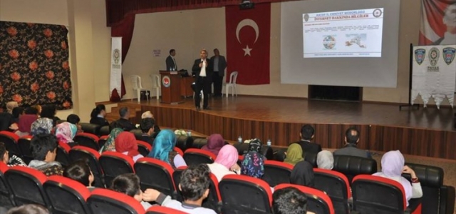 Payas'ta Öğrencilere Konferans