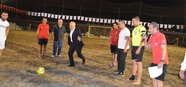 Plaj Futbolu Şöleni İskenderun'da