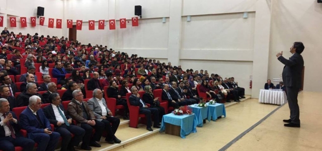 Profesör Yılmaz'dan Eğitimcilere Konferans!