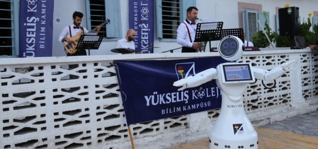 Rhossus Antik Kent Caz Festivalinde ‘ROBO-YÜK' Dans Etti