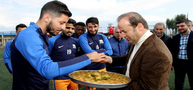 Şahutoğlu'ndan Futbolculara Baklava Dopingi