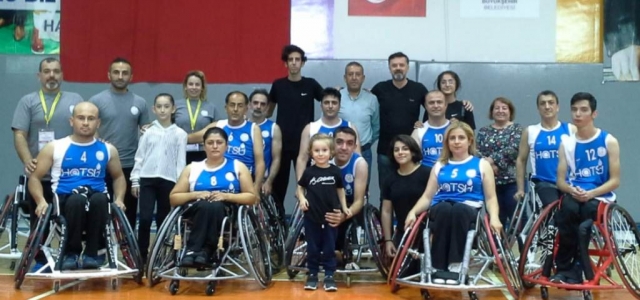 Şampiyon Basketbolcular Sezona Galibiyetle Başladı