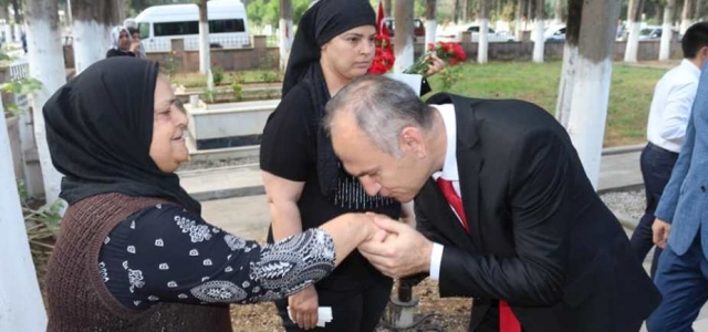 ‘Şehit Ailelerimiz Başımızın Tacıdır'
