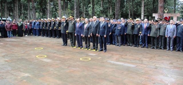 Şehitlikte Anma Töreni Düzenlendi!