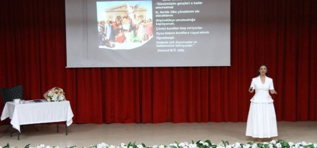 SEVAL KİRMİT YAZAR YENİ KİTABI ‘İLETİŞİM KÖPRÜSÜ'NÜ TANITTI