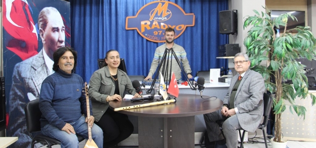 Şiir ve Türküler Mega Radyo'da Harmanlandı
