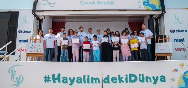 SOSYALBEN VAKFI, ÇOCUKLARIN BAYRAMINI 'HAYALİMDEKİ DÜNYA” SAHNESİYLE KUTLADI