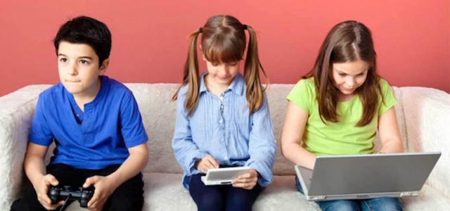 'Teknoloji” Çocuğunuzun Geç Konuşmasına Sebep Oluyor