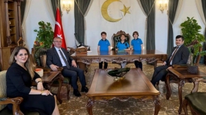 23 NİSAN'DA KOLTUK ÇOCUKLARIN!