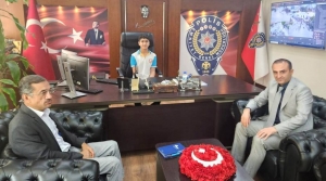 EMNİYET MÜDÜRÜ GÜNEŞ'İN KOLTUĞUNA OTURDU, TELSİZDEN ANONS GEÇTİ…