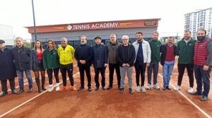 Nardüzü'nde Geleceğin Tenisçileri Yetişiyor
