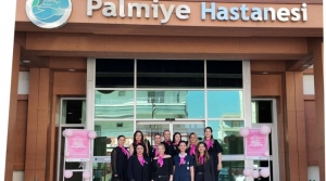 Pembe Fularlarla Farkındalık Mesajı