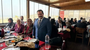Temayül Sonrası Başkan A. Adayı Burak Bila'ya Partililerden Tam Destek
