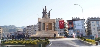 Atatürk Anıtı Defne'ye Çok Yakıştı