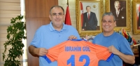 Başkan İbrahim Gül'e İskenderunspor Forması