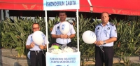 İskenderun Zabıtası Çocukları Sevindirdi