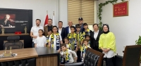 İskenderun Fenerbahçeliler Derneği'nden Yardım