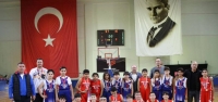İskenderun Namık Kemal Ortaokulu Küçük Erkek Basketbol Takımı Hatay Şampiyonu Oldu