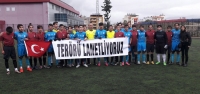 Liseler Arası Maçta Anlamlı Pankart!