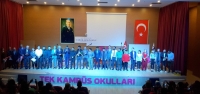 Öğretmenlerden Muhteşem Tiyatro Gösterisi