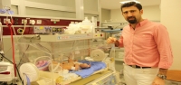 Doktor Hakem  3 Günlük Bebeği Hayata Bağladı