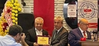 Sabahattin Uygun, Yılın Basın Ödülünü Depremde Hayatını Kaybeden Gazeteciler Adına Aldı…