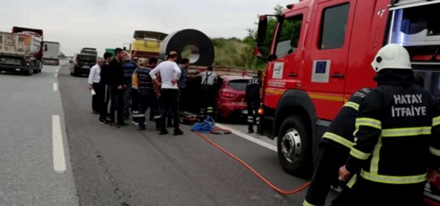 TIR'ın Altına Giren Sürücü Yaralandı