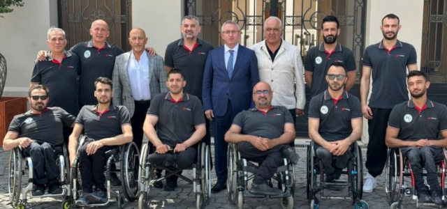 TOSYALI İSKENDERUN ENGELLİLER BASKETBOL TAKIMI AVRUPA ŞAMPİYONASI ÖNCESİ KAYMAKAM ÖNDERİ'İ ZİYARET ETTİ