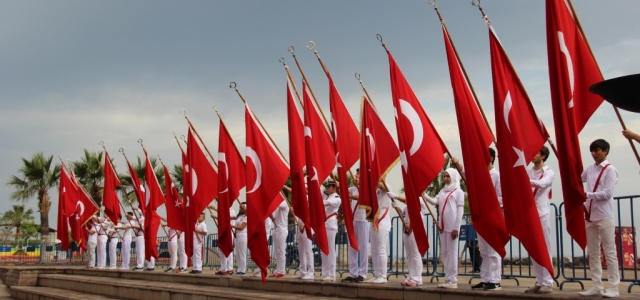 Türk Gençliği Atasını Andı!