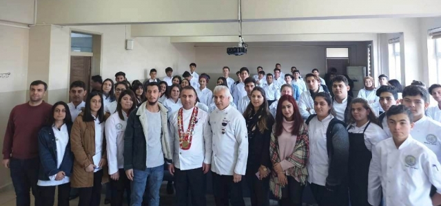 Uluçınar Mesleki Teknik Anadolu Lisesi Başarıdan Başarıya Koşuyor