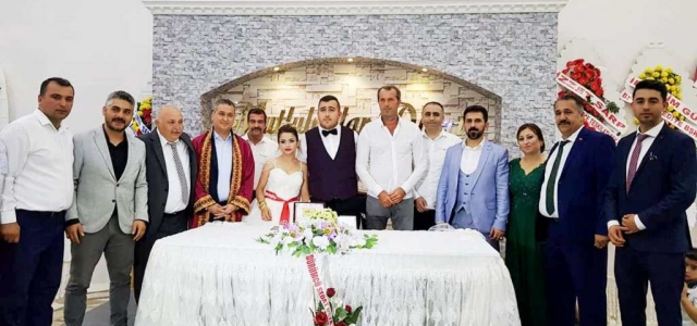 Ünlü Futbolcu Saffet Sancaklı Nikah Şahidi Oldu