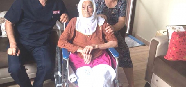 Uzm. Dr. Gürkan Alagöz'den Yaşlı Hastalara Moral Ziyareti