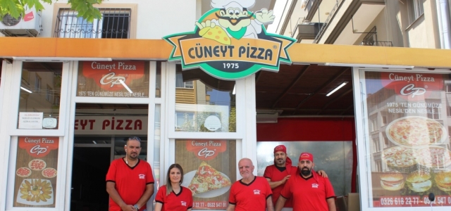 Yarım Asırdır Değişmeyen Lezzet; ‘Cüneyt Pizza'