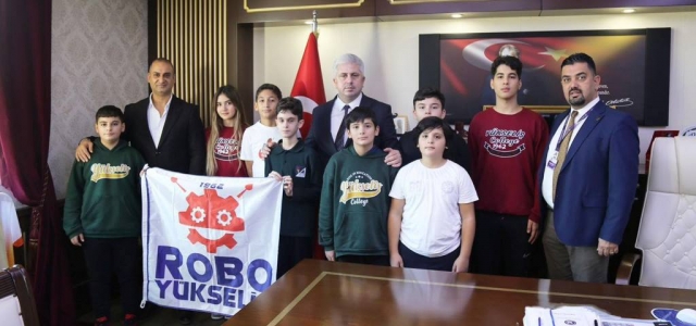YÜKSELİŞ KOLEJİ ROBOYÜK EKİBİ, İTALYA ROMA'DA FİBONACCI DÜNYA ROBOT OLİMPİYATLARI'NDA TÜRKİYE'Yİ TEMSİL EDECEK!