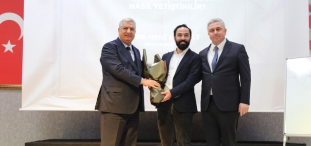 Yükseliş Koleji'nden ‘Başarılı' Konferans