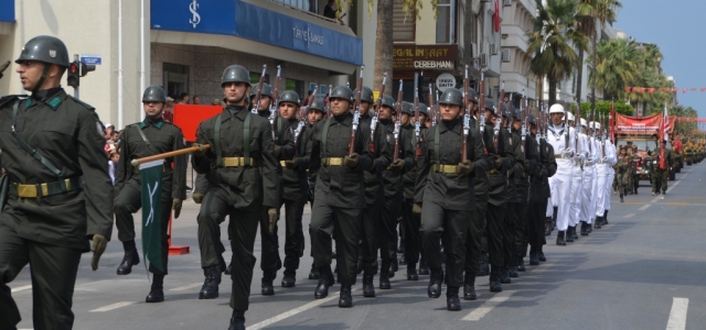 Zafer Bayramı Coşkusuz Kutlandı