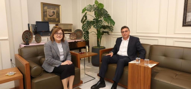 Başkan Dönmez'den Fatma Şahin'e İade-İ Ziyaret