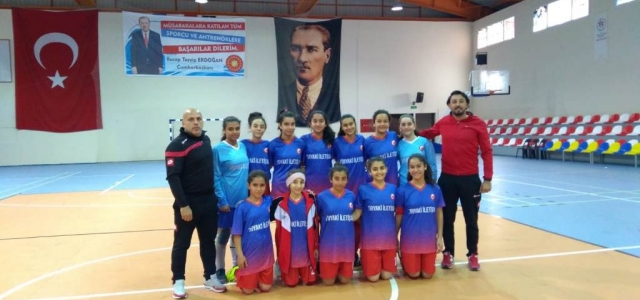 Kız Futsal Takımı Hatay İkincisi Oldu